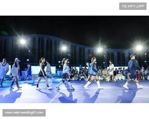 张之臻覃海洋吴尊齐聚新天地东台里高空秀场演绎时尚运动魅力